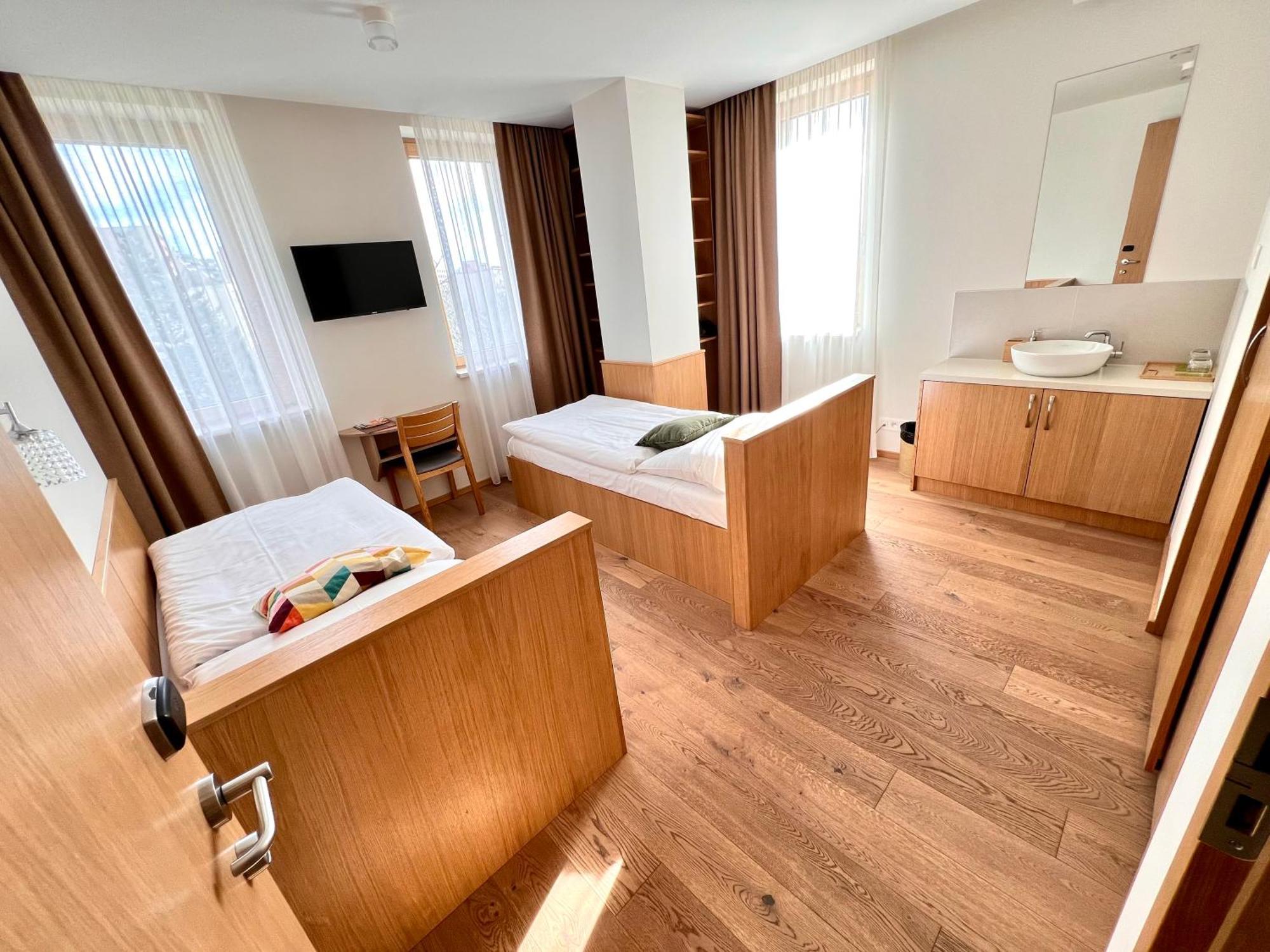 Raj Zdravia Hotel Bratislava Eksteriør billede