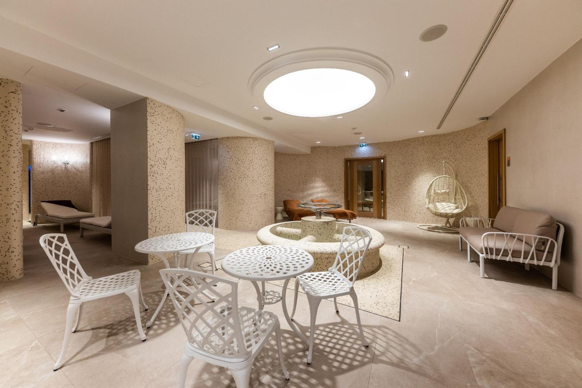 Raj Zdravia Hotel Bratislava Eksteriør billede